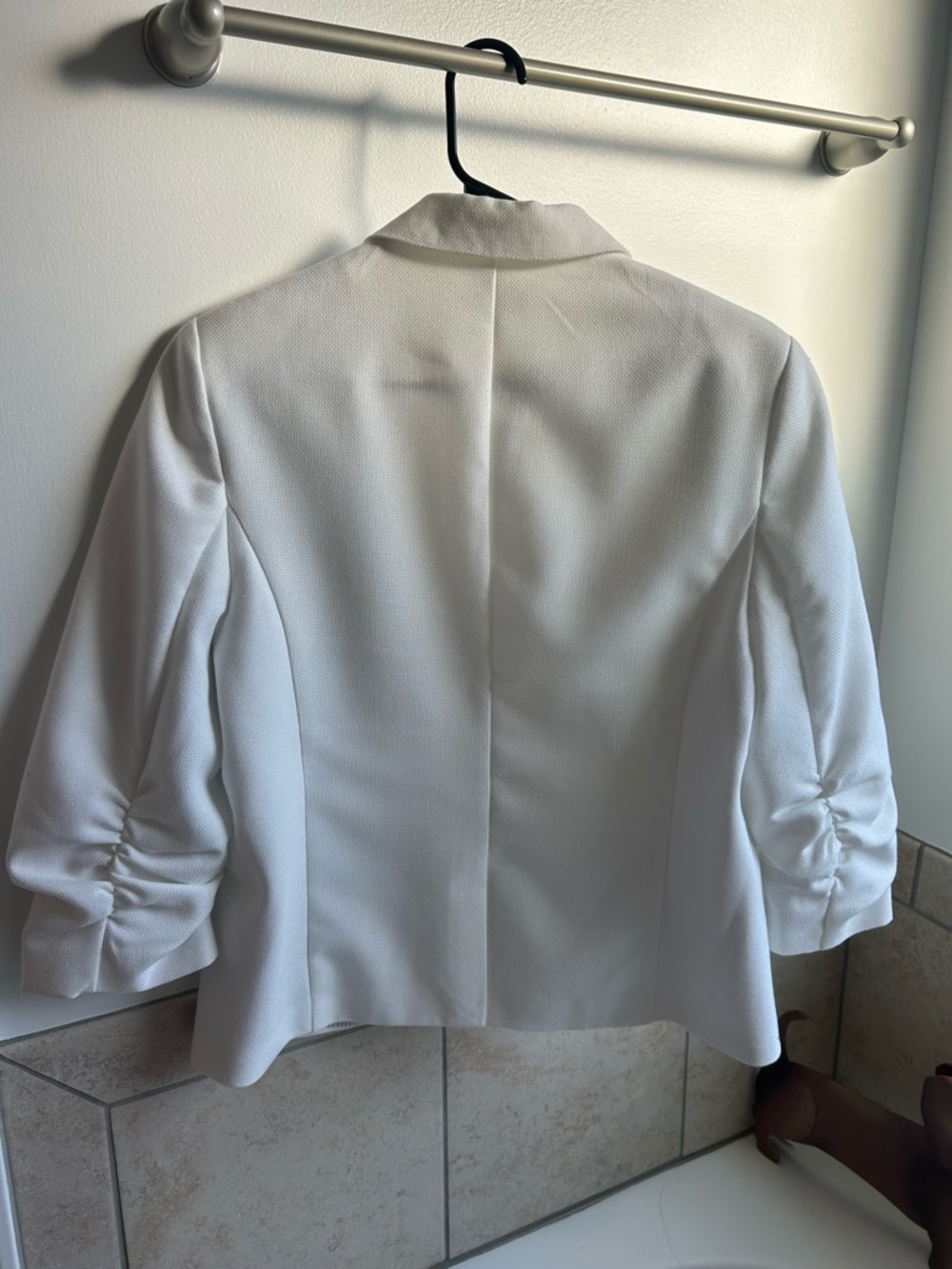 Evereve White Tailored Single-Button Blazer - Picture 5 of 5
